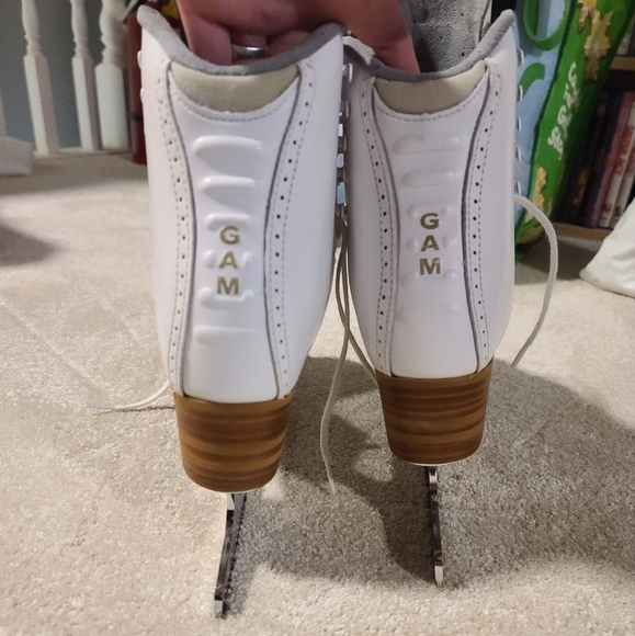 GAM Gold Label 0528 Size 7A with Jackson Supreme 10" Figure Skates - Picture 6 of 7